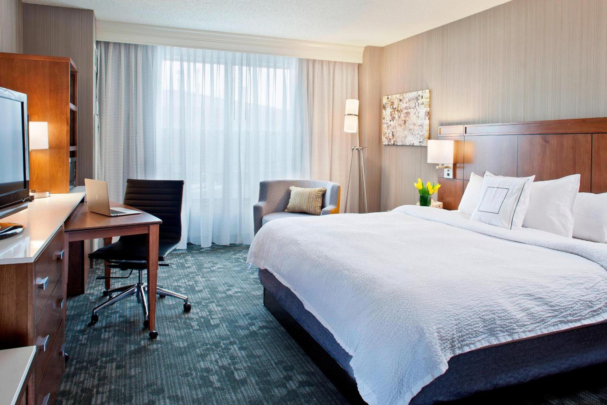 Courtyard By Marriott Pueblo Hotel Eksteriør billede